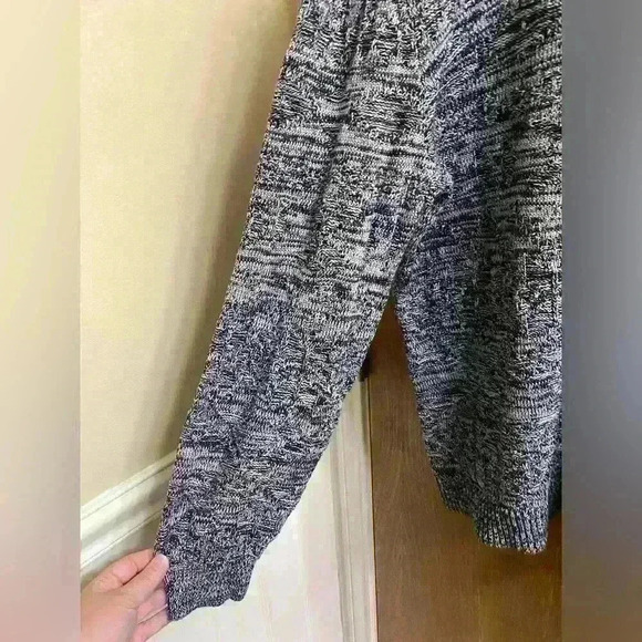 PacSun Gray Crewneck Sweater - Picture 2 of 9